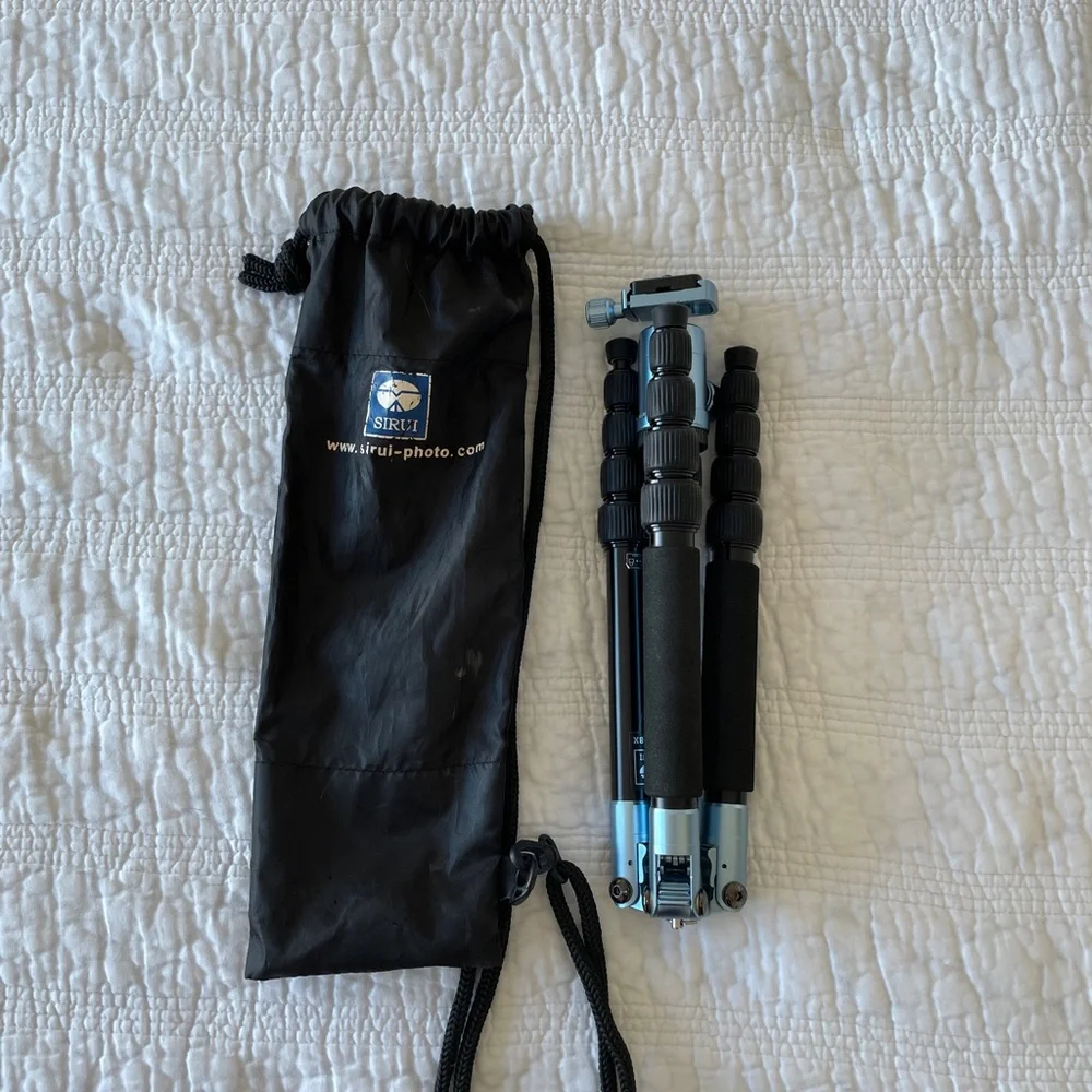 Sirui T-005BX Ultralight Travel Tripod with C-10S Ball-Head